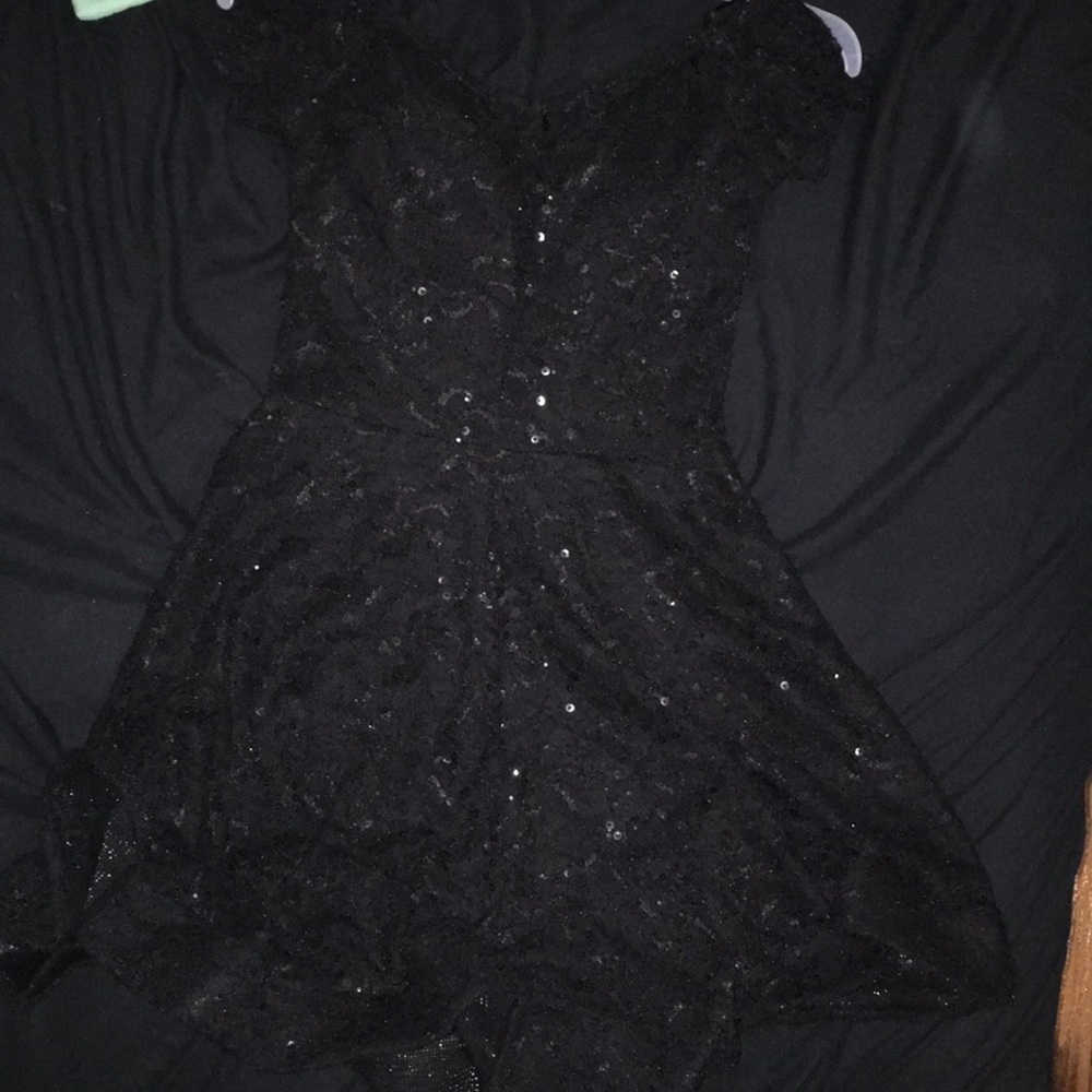 Off the shoulder sparkly dress - Picture 4 of 4